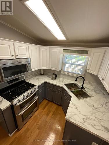 5 S - 4449 Milburough Line, Burlington, ON - Indoor Photo Showing Kitchen