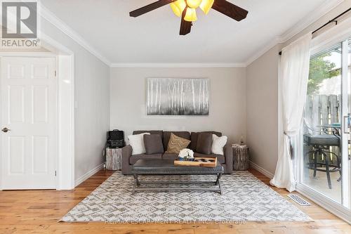 4 Glencastle Square, Brampton, ON - Indoor Photo Showing Living Room