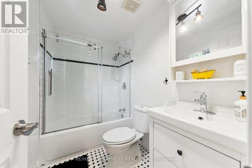 4 Glencastle Square, Brampton, ON - Indoor Photo Showing Bathroom