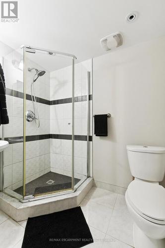 4 Glencastle Square, Brampton, ON - Indoor Photo Showing Bathroom