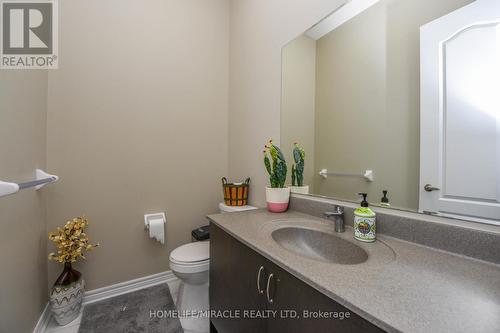 8 Fanning Trail, Brampton, ON - Indoor Photo Showing Bathroom