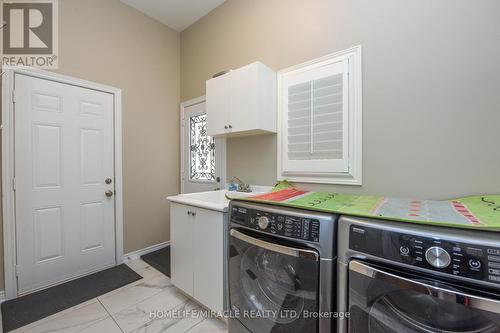 8 Fanning Trail, Brampton, ON - Indoor Photo Showing Laundry Room