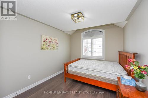 8 Fanning Trail, Brampton, ON - Indoor Photo Showing Bedroom