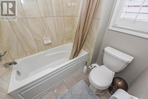 8 Fanning Trail, Brampton, ON - Indoor Photo Showing Bathroom