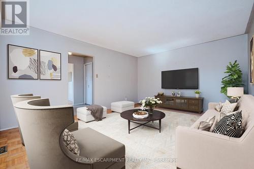 3174 Centennial Drive, Burlington, ON - Indoor Photo Showing Living Room