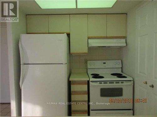 2104 - 265 Enfield Place, Mississauga, ON - Indoor Photo Showing Kitchen