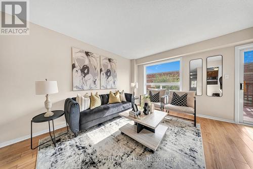 82 - 100 Brickyard Way, Brampton, ON - Indoor Photo Showing Living Room