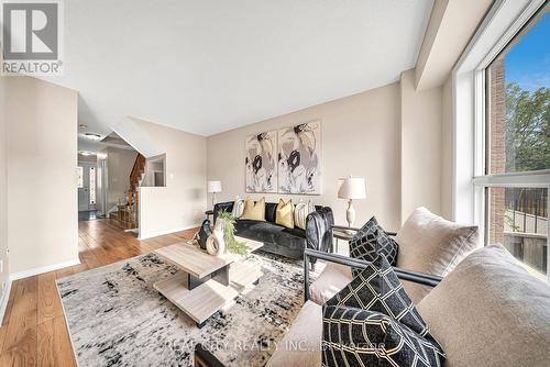 82 - 100 Brickyard Way, Brampton, ON - Indoor Photo Showing Living Room