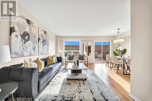 82 - 100 Brickyard Way, Brampton, ON - Indoor Photo Showing Living Room