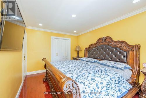 7074 Magic Court, Mississauga, ON - Indoor Photo Showing Bedroom