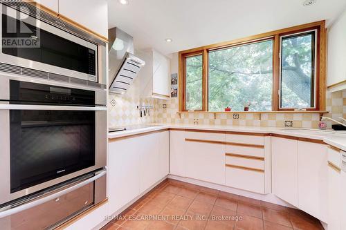 1306 Bramblewood Lane, Mississauga, ON - Indoor Photo Showing Kitchen