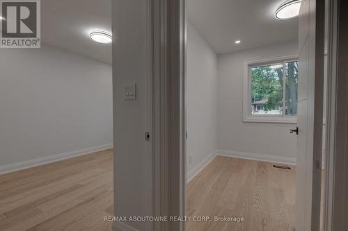 2435 Cyprus Avenue, Burlington, ON - Indoor Photo Showing Other Room