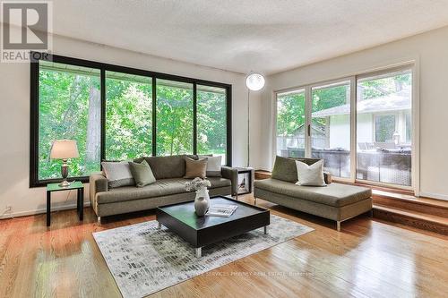 2225 Shardawn Mews, Mississauga, ON - Indoor Photo Showing Living Room