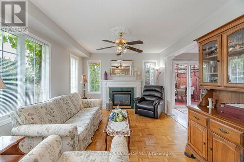 5916 Bermuda Drive, Mississauga, ON - Indoor Photo Showing Living Room With Fireplace