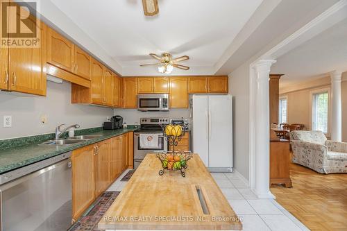 5916 Bermuda Drive, Mississauga, ON - Indoor Photo Showing Kitchen With Double Sink