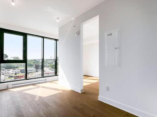 Living room - 422-200 Rue Marie-Charles-Le Moyne, Longueuil (Le Vieux-Longueuil), QC - Indoor Photo Showing Other Room