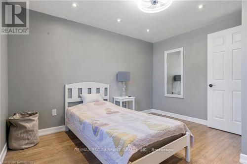 6354 Townline Road, West Lincoln, ON - Indoor Photo Showing Bedroom