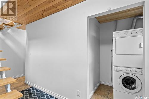 101 William Street, Manitou Beach, SK - Indoor Photo Showing Laundry Room