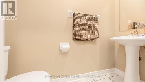 19 Outlook Avenue, Brampton, ON - Indoor Photo Showing Bathroom