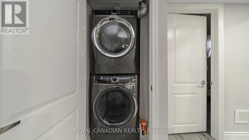 19 Outlook Avenue, Brampton, ON - Indoor Photo Showing Laundry Room