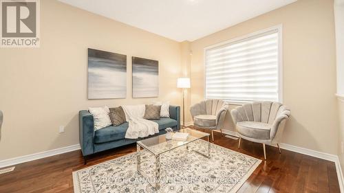 19 Outlook Avenue, Brampton, ON - Indoor Photo Showing Living Room