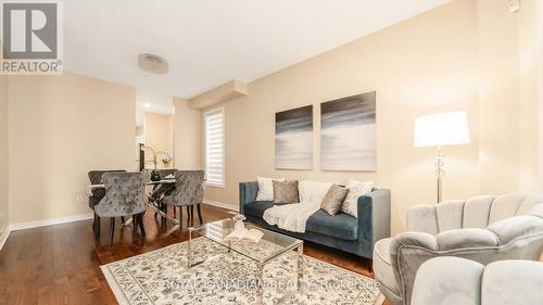 19 Outlook Avenue, Brampton, ON - Indoor Photo Showing Living Room