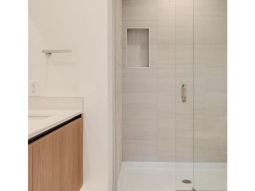 715-2000 Hannington Rd, Langford, BC - Indoor Photo Showing Bathroom