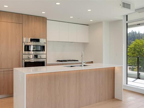 715-2000 Hannington Rd, Langford, BC - Indoor Photo Showing Kitchen