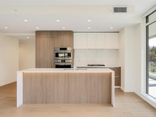 715-2000 Hannington Rd, Langford, BC - Indoor Photo Showing Kitchen