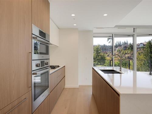 715-2000 Hannington Rd, Langford, BC - Indoor Photo Showing Kitchen With Double Sink