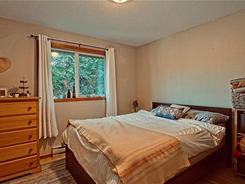 1373 Victoria Rd, Ucluelet, BC 