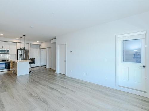 202-2469 Gateway Rd, Langford, BC - Indoor Photo Showing Kitchen