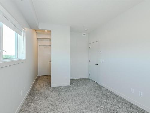 202-2469 Gateway Rd, Langford, BC - Indoor Photo Showing Other Room