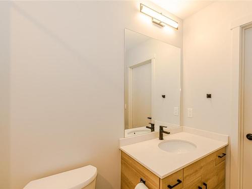 202-2469 Gateway Rd, Langford, BC - Indoor Photo Showing Bathroom