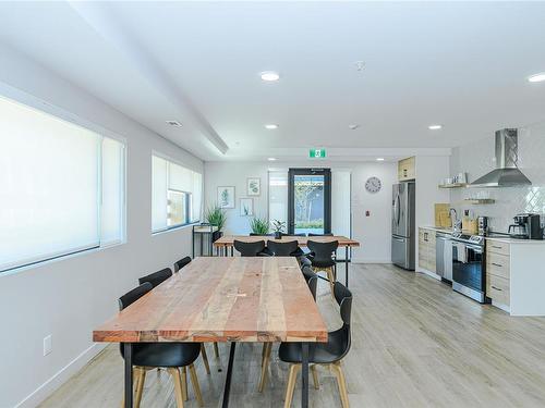 202-2469 Gateway Rd, Langford, BC - Indoor Photo Showing Dining Room