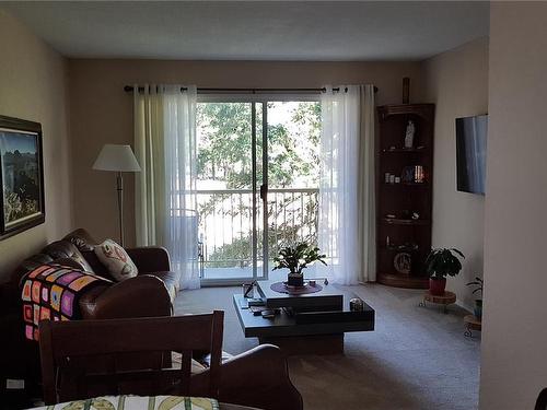 409-322 Birch St, Campbell River, BC - Indoor Photo Showing Living Room