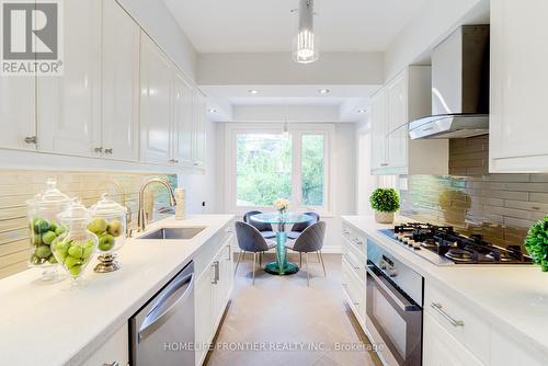 26 Flaremore Crescent, Toronto, ON - Indoor Photo Showing Kitchen With Upgraded Kitchen