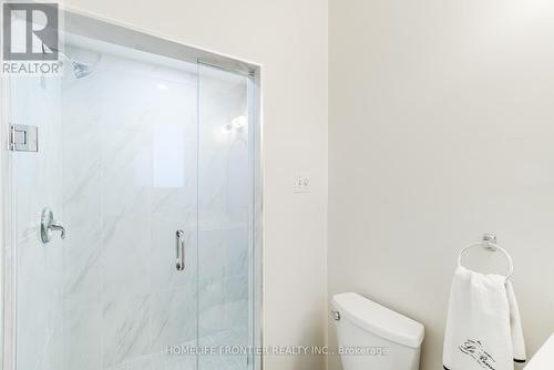 26 Flaremore Crescent, Toronto, ON - Indoor Photo Showing Bathroom