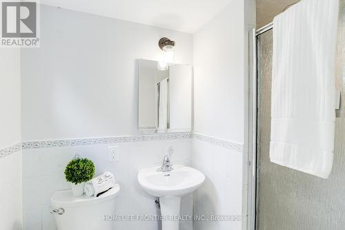 26 Flaremore Crescent, Toronto, ON - Indoor Photo Showing Bathroom