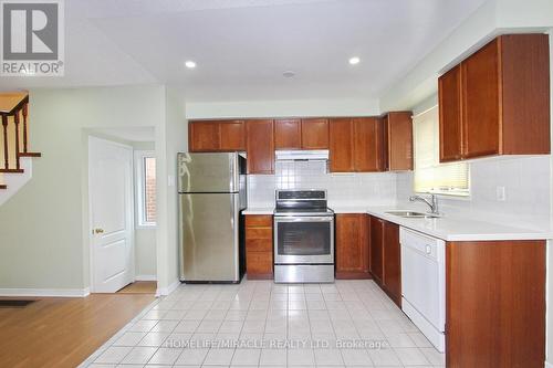 17 Cordgrass Crescent, Brampton, ON - Indoor Photo Showing Kitchen