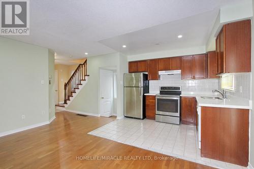 17 Cordgrass Crescent, Brampton, ON - Indoor Photo Showing Kitchen With Stainless Steel Kitchen