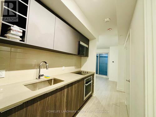 #1823 - 2031 Kennedy Road, Toronto, ON - Indoor Photo Showing Kitchen