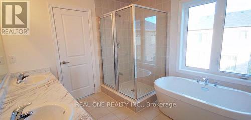 Upper - 3 Angelfish Road, Brampton, ON - Indoor Photo Showing Bathroom