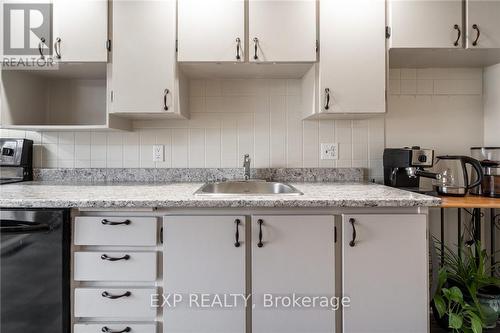 50 William Street, Hamilton, ON - Indoor Photo Showing Kitchen