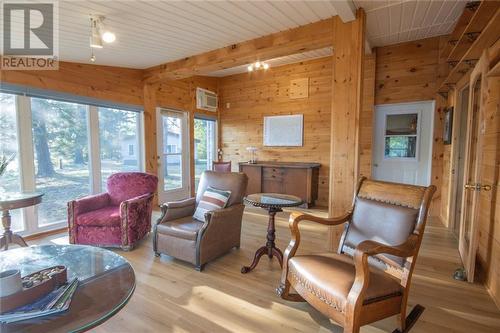 885 Gunns Road, Round Lake Centre, ON - Indoor Photo Showing Living Room