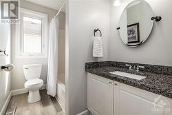 4 Piece family bathroom. - 