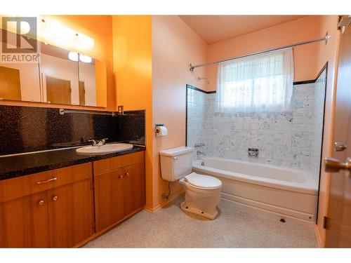 669 Freeman Street, Prince George, BC - Indoor Photo Showing Bathroom