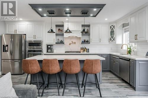 88 Graham Avenue S, Hamilton, ON - Indoor Photo Showing Kitchen With Upgraded Kitchen