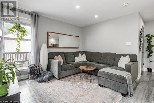 88 Graham Avenue S, Hamilton, ON - Indoor Photo Showing Living Room