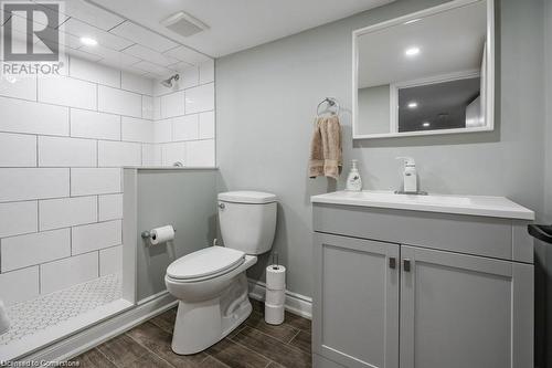 88 Graham Avenue S, Hamilton, ON - Indoor Photo Showing Bathroom